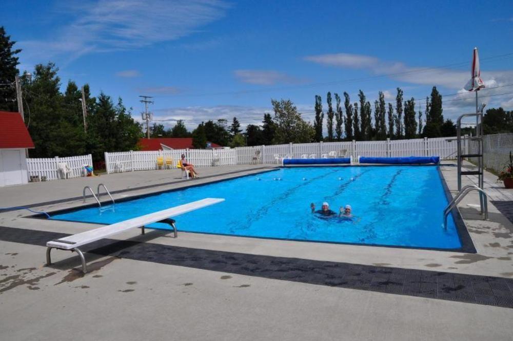 Camping & Chalets De La Demi-Lieue Otel Saint-Jean-Port-Joli Dış mekan fotoğraf